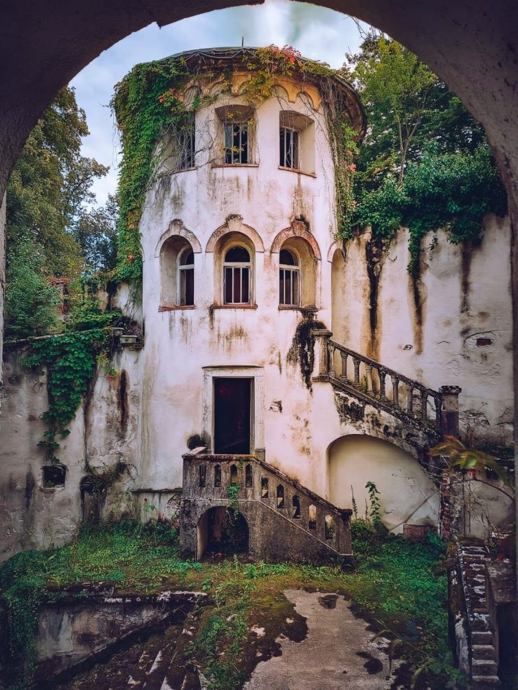 Napušteni dvorac u Hrvatskoj